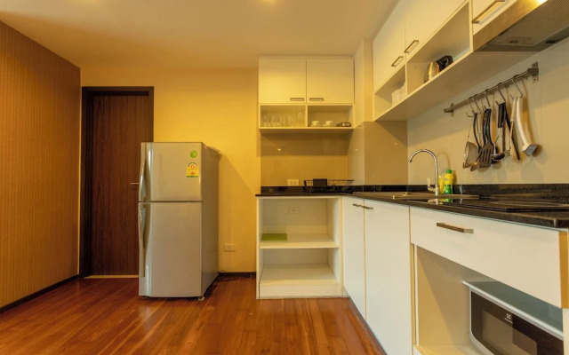 Everything walking  Gym Sauna Beach c120