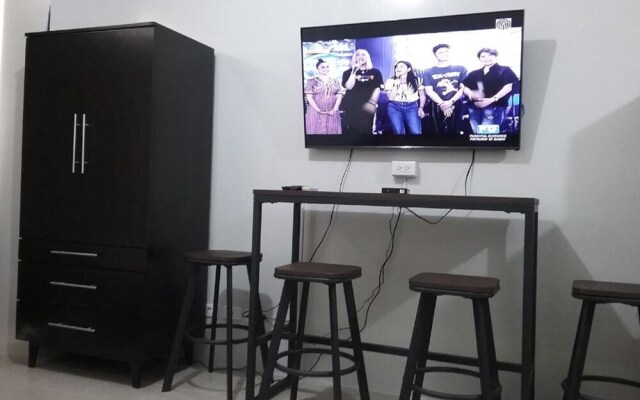 Condoluxe Pioneer Woodlands