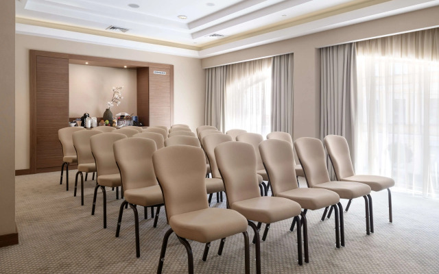 Radisson Blu Hotel, Kyiv Podil City Centre