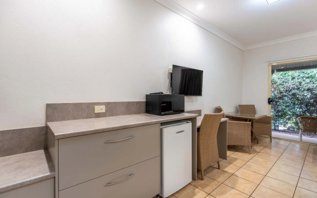 Midlander Motor Inn