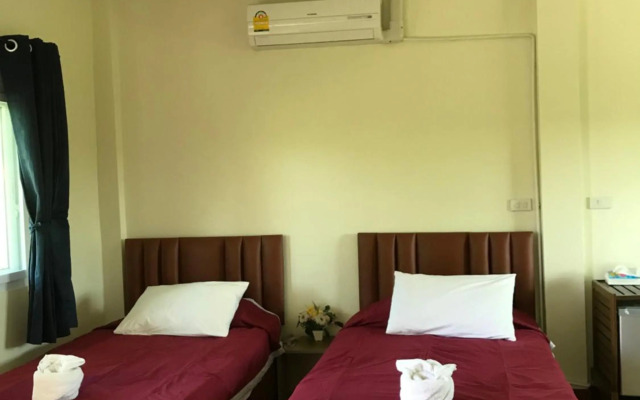 RedDoorz Sripiamsuk Resort Bangkok