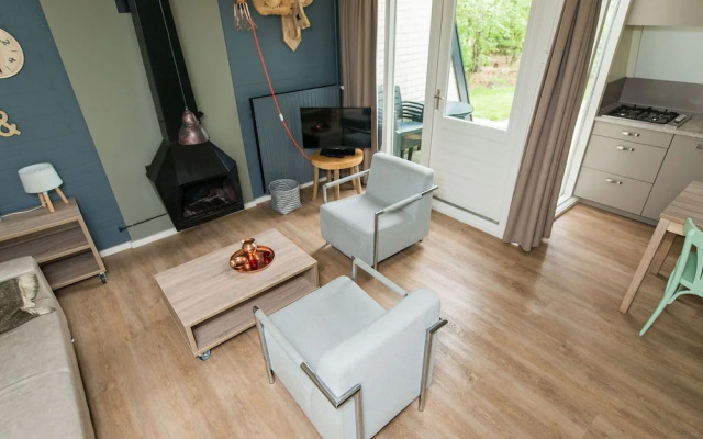 Restyled Bungalow With Dishwasher, Located on De Veluwe