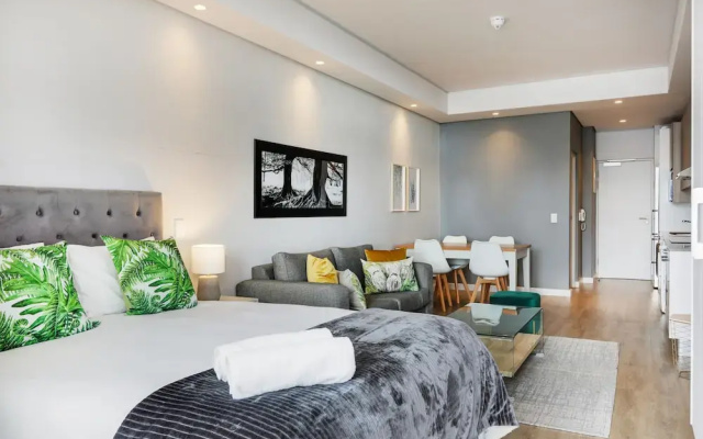 Eco Balcony Sentinel Apartment 1006