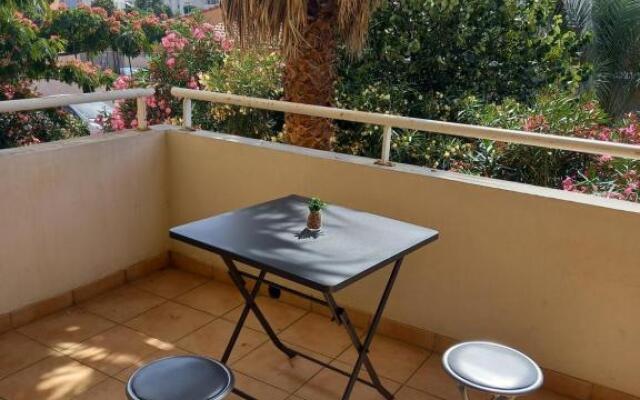 Appartement moderne d'une chambre avec terrasse
