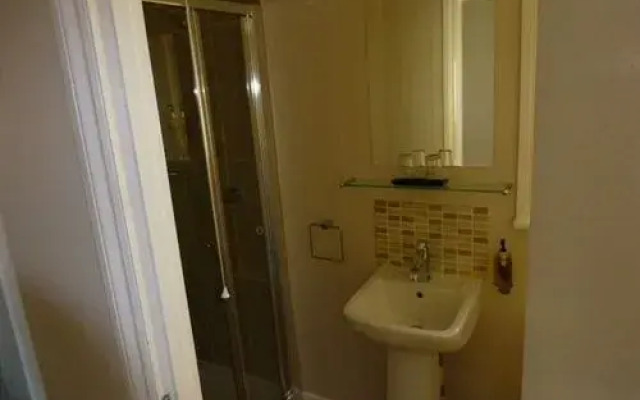 Waters Reach Guest House