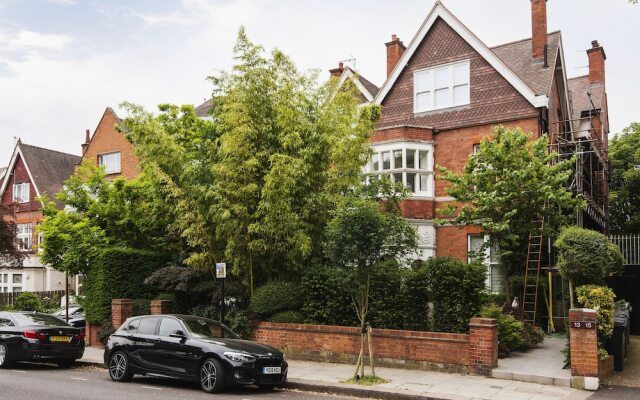 Modern Apartment in Hampstead