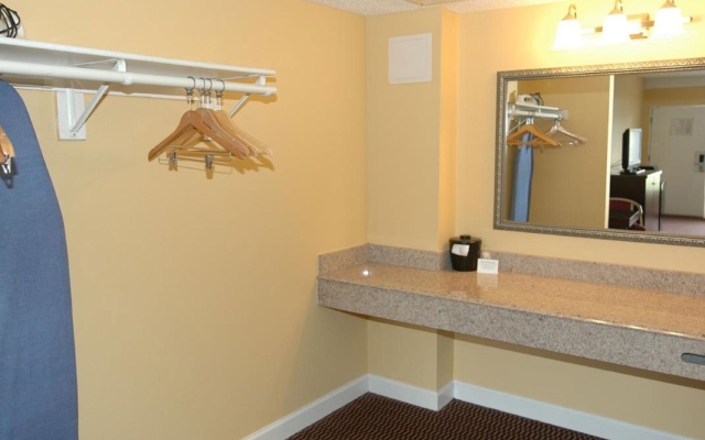 Ambassadors Inn & Suites