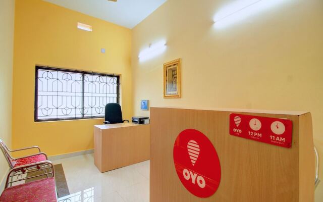 Capital O 13489 Garuda Comforts