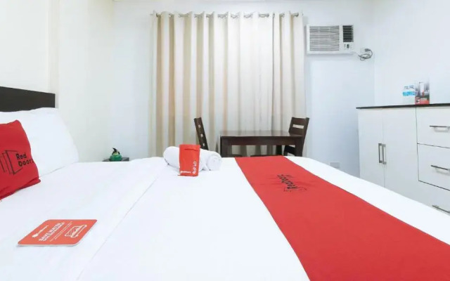 RedDoorz Plus @ Evangelista Street Makati