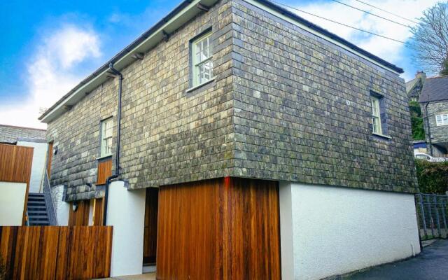 Padstow Escapes - The Long Room Luxury Apartment