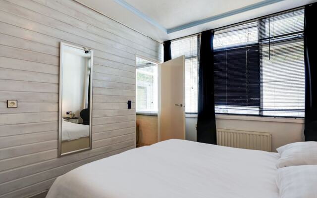 Cozy Holiday Home in Kortgene near Lake Veerse