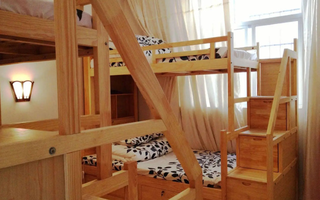 Dali Lily Pad Inn & International Guest House