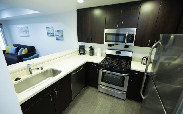 Hollywood Central Suites