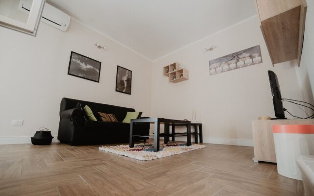 Gold Apartment