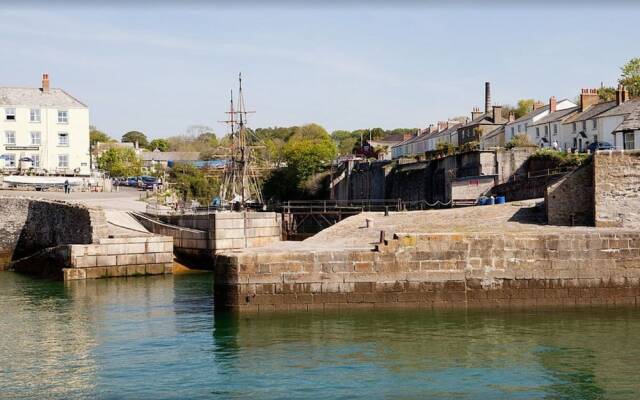 Fabulous House Very Near Charlestown Harbour