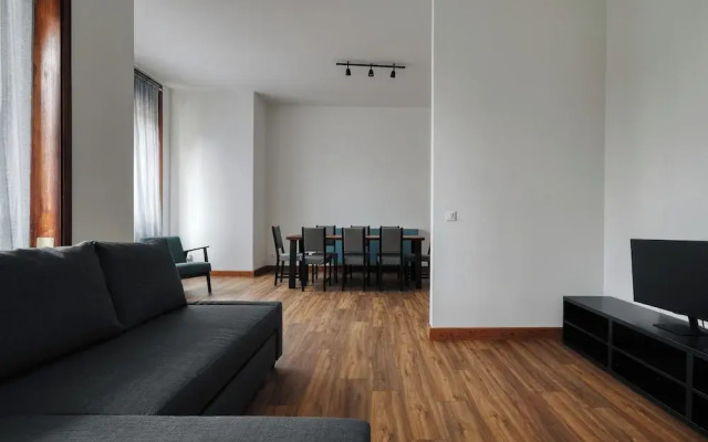 JOIVY Welcoming 3BR Flat in Milan Centre