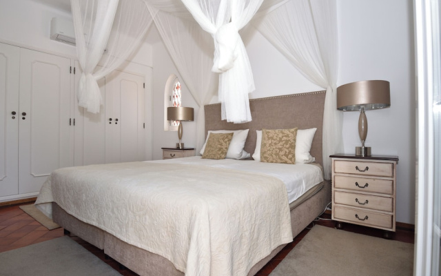 Villa Casa Tulipa Sleeps 4 With Pool, Garden & A/c