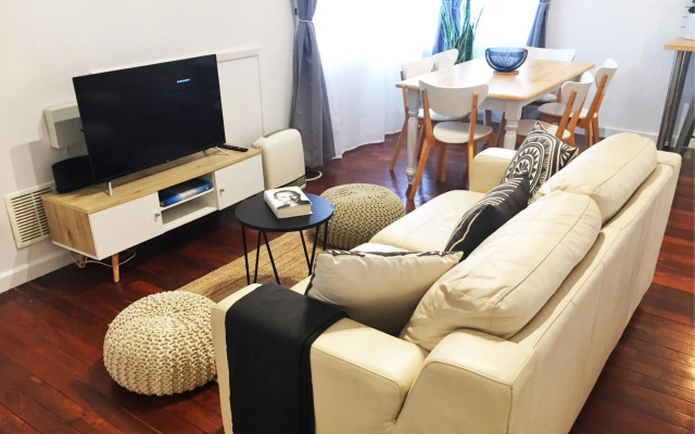 Quick Stroll To The City