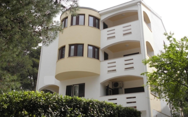 Apartment Mirja - 50 m from beach: A4 Petrcane, Zadar riviera