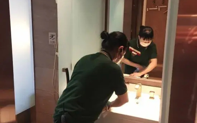James Joyce Coffetel Hotel (Kunming Railway Station Huancheng South Road Subway Station)