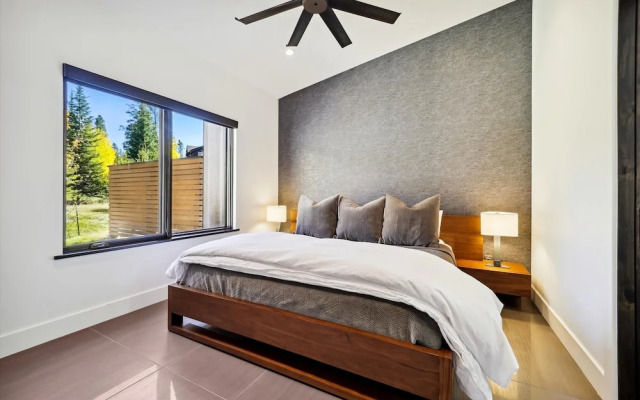 Outside The Bubble 4 Bedroom Home