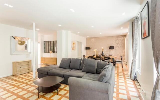 180 Suite Eden, Luxury APT at Sacré Coeur