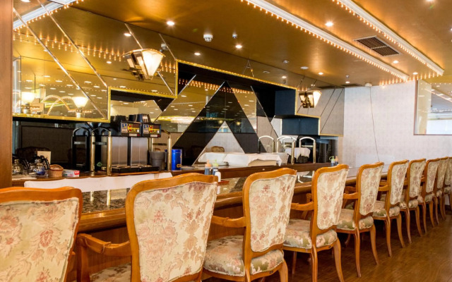 Apa Hotel Komatsu Grand