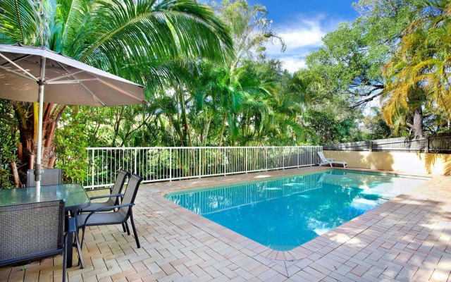 6 Seabreeze Spacious Newly Renovated Apartment with Ocean Views