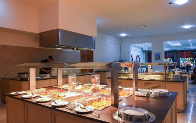 Euroxenia Marathon Hotel
