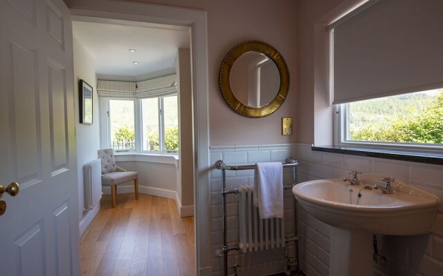 Taymouth Marina - Port Bane