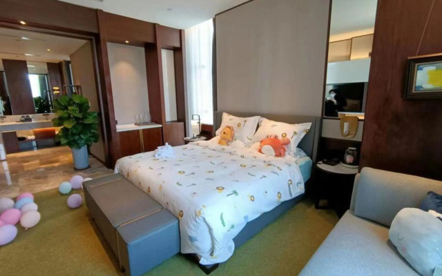 Bai Hua Ting International Hotel