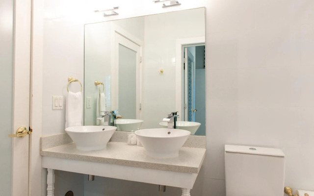Oceanside Hotel and Suites