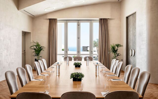 Santo Pure Oia Suites and Villas
