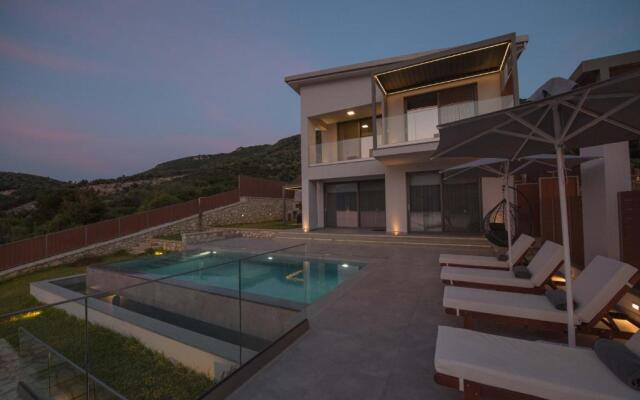 Mrs Grey Luxury Villa
