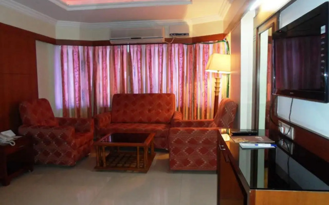 Hotel PLR Grand