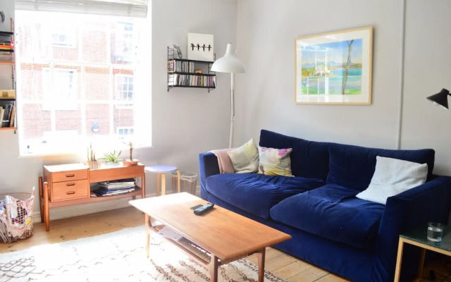 Charming 2 Bedroom Apartment in Bethnal Green