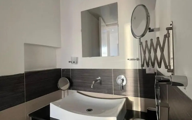 Spacious Unit 1 201