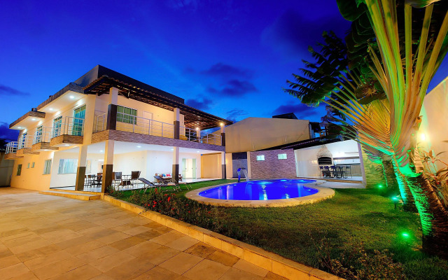 Casa Incrível na Praia de Tabuba by Carpediem