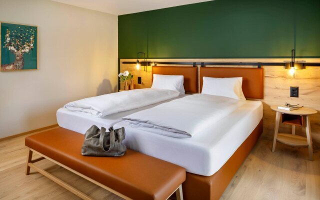 Hirschen Guesthouse - Village Hotel