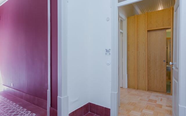 Pombaline Building V. Real Santo António