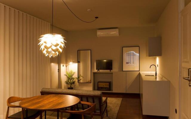 Oporto Cozy Design Studio II