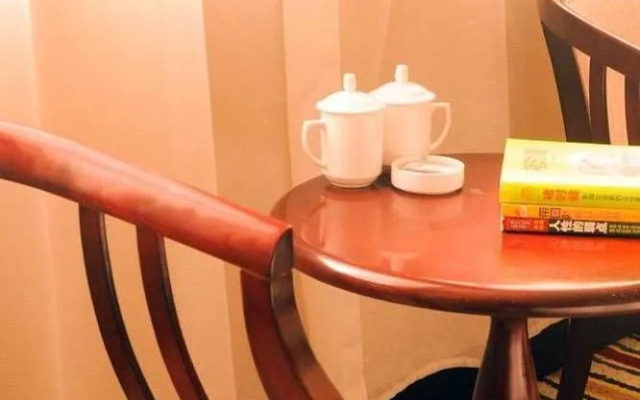 Zhengzhou Jindefu Hotel