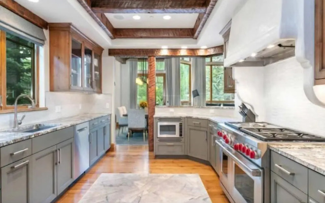 Vail_gore_creek_bergrose_5bd