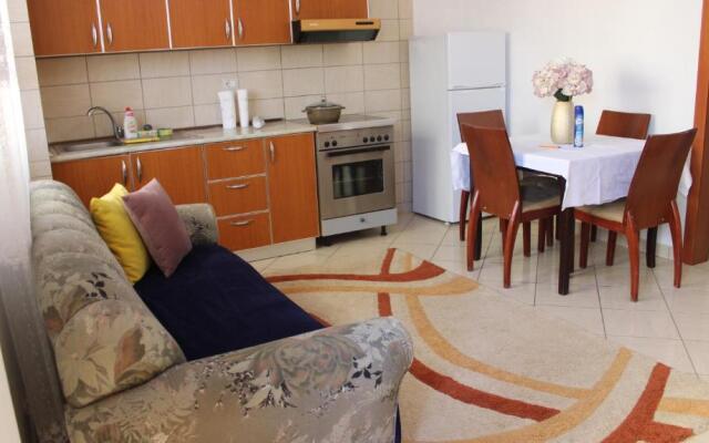 Bledi's Cozy Apartment in New Blvd
