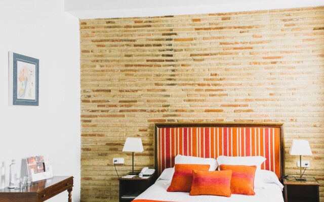 Ad Hoc Monumental Hotel