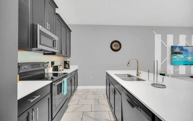 1569plunker 4 Bedroom Townhouse