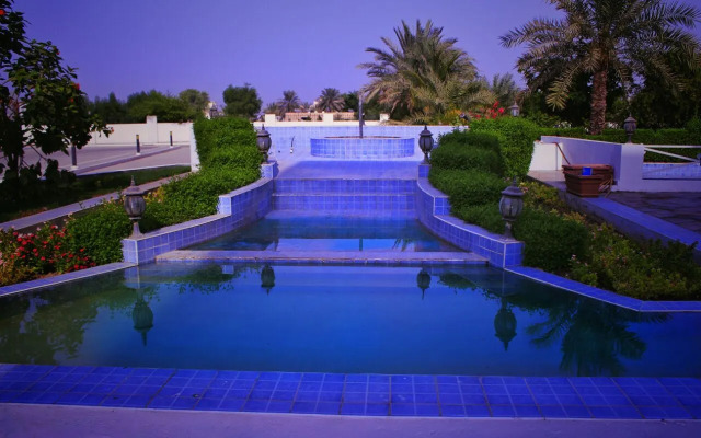 Royal Garden Hotel