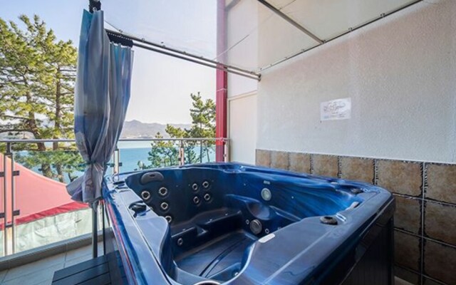 Tongyeong Honey Spa Pension