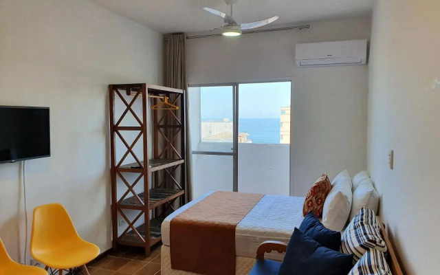 FLAT NOVO - 100M Praia Pitangueiras - Capt.Varam