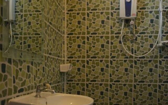 8 Praw View Hotel